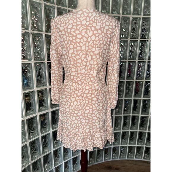 Vineyard Vines Animal Geo Print V-Neck Mini Dress Beige/White - Size S - OF - Picture 5 of 12